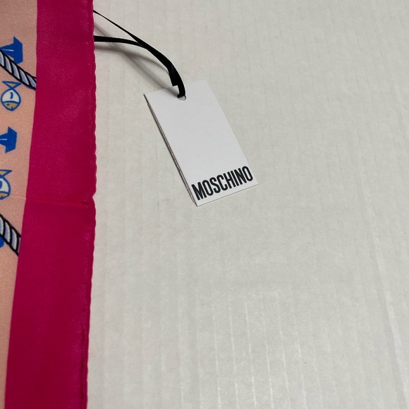 MOSCHINO SCARF - Picture 6 of 7